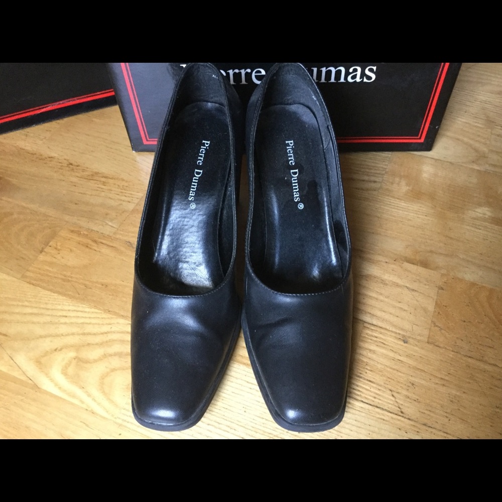 SHOES - Picture 2 of 5